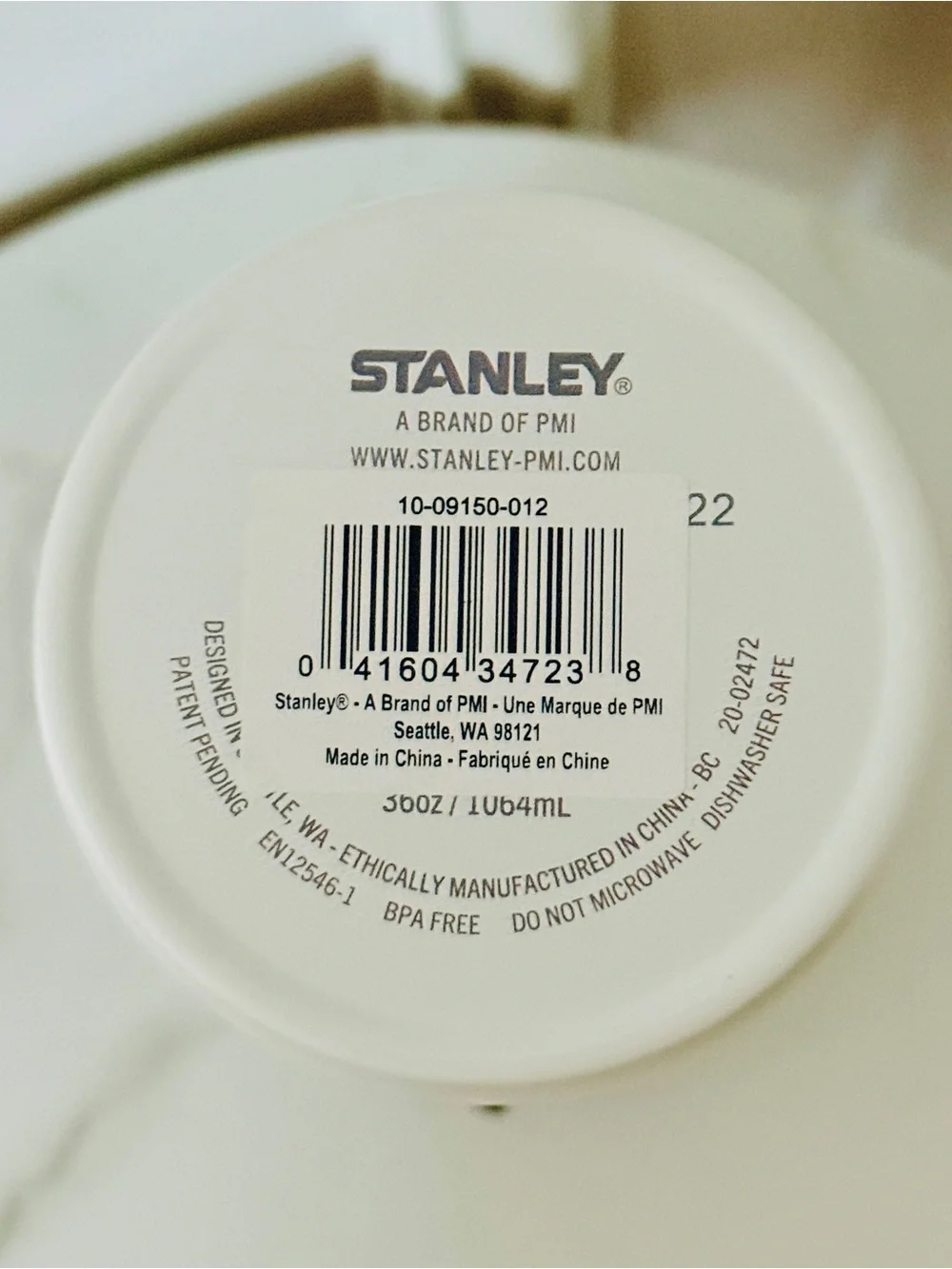 36oz Stanley Go Bottle Vacuum Water Bottle - White & Gray NWT